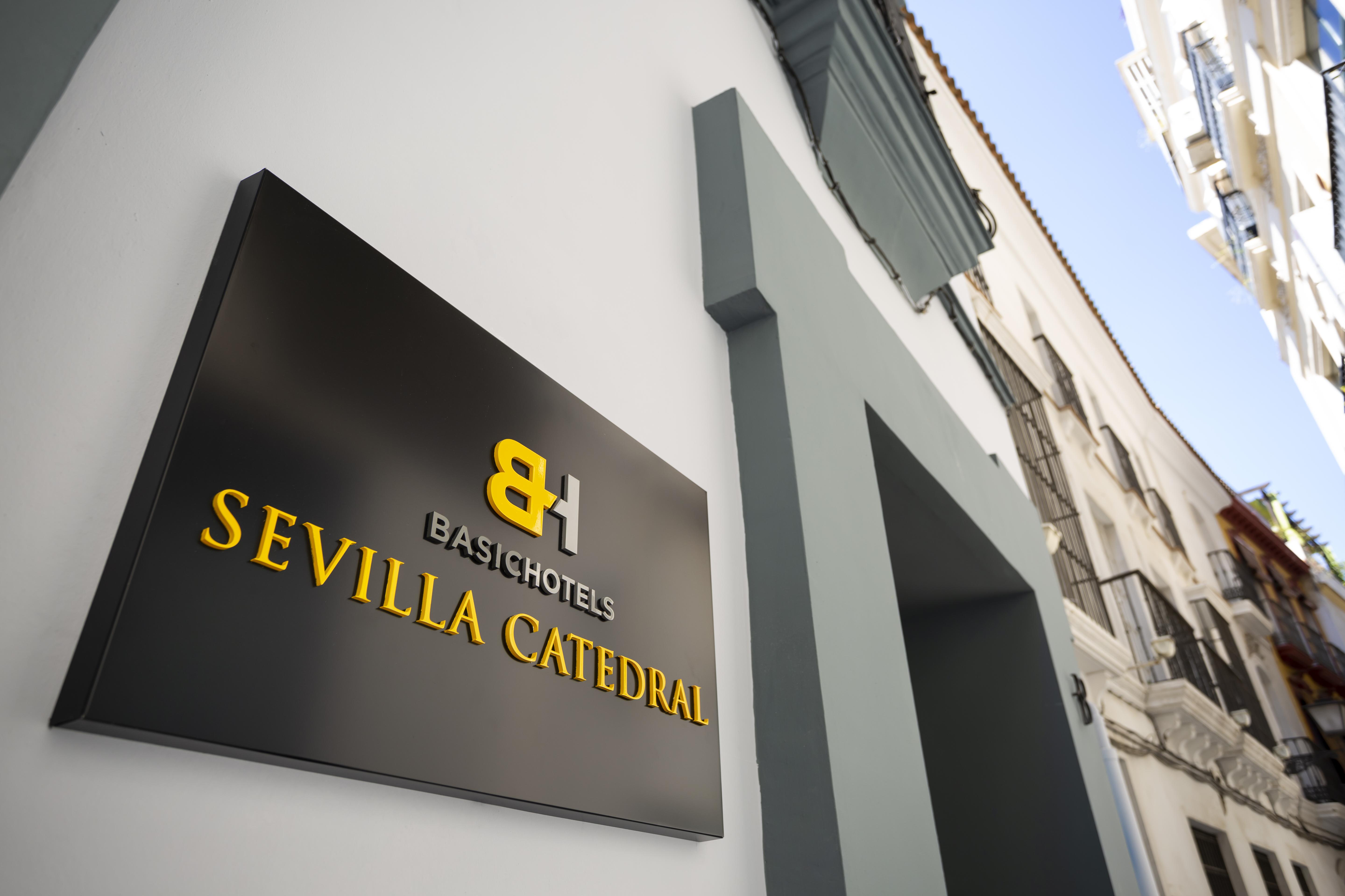 Basic Hotel Sevilla Catedral Exterior foto